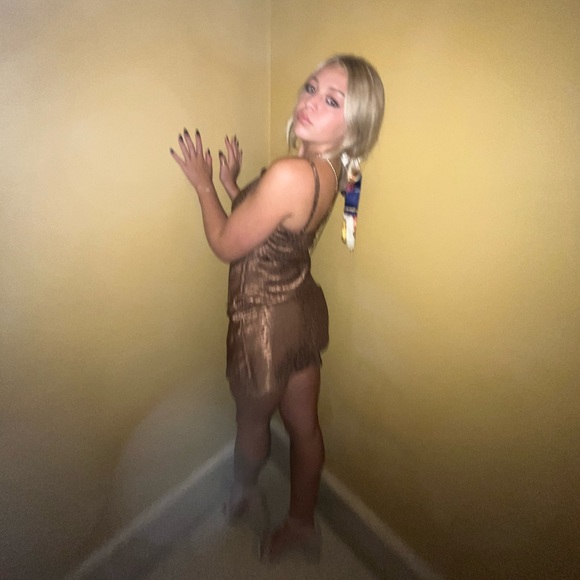 Meet your Posher, Ali - Picture 1 of 1